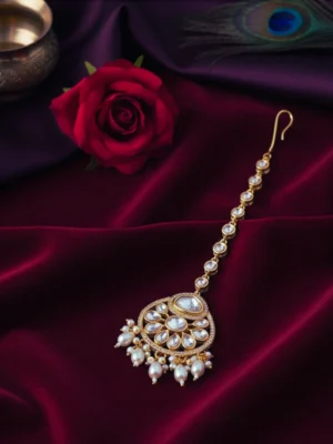 ankkshmi polki maangtikka Saanj Moissanite Polki Pearl Chand Maang Tikka