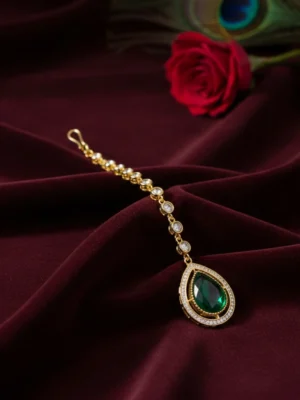 ankkshmi maangtikka Saanj Green Stone Almond-Shaped Maang Tikka