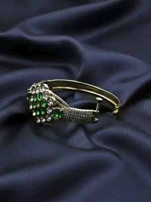 Saanj Moissanite Kundan Openable Kada with Green Stone