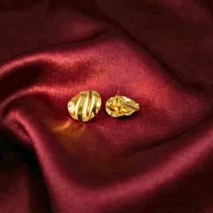 Wave Design Round Stud Earrings