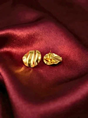 Wave Design Round Stud Earrings