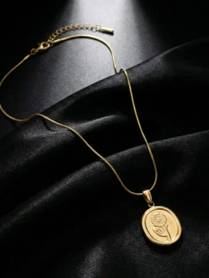 flower anti tarnish chain necklace Flower Pendant Anti-Tarnish Chain