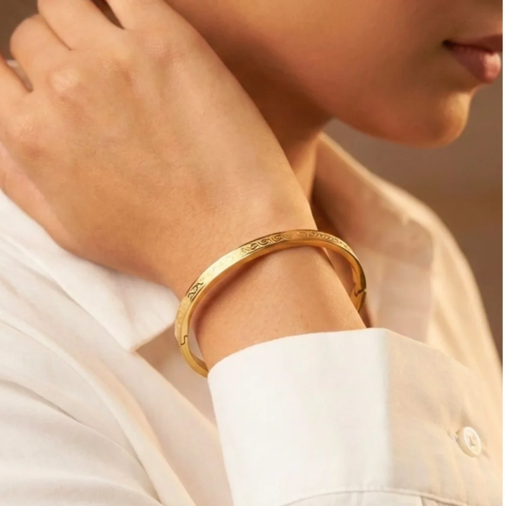 Geometric Design Openable Kada for Women – Modern and Stylish Wristwear by ANKKSHMI