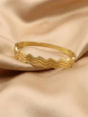 Geometric Wave Openable Kada for Women – Modern and Elegant Wristwear by ANKKSHMI