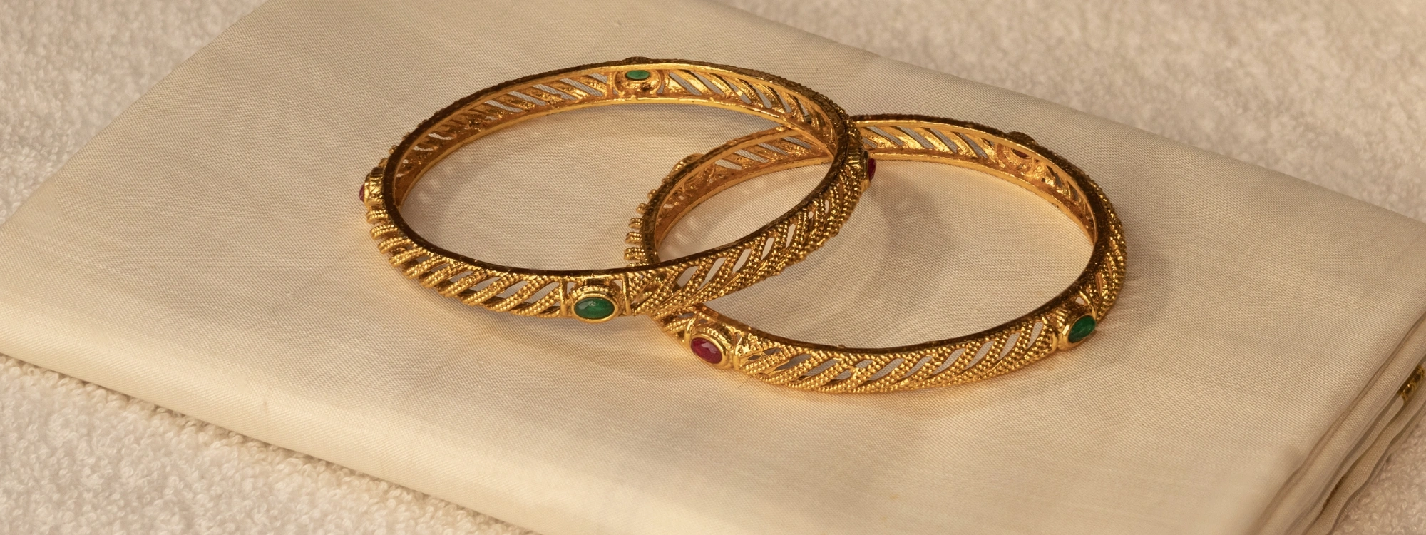 BANGLES & KADA